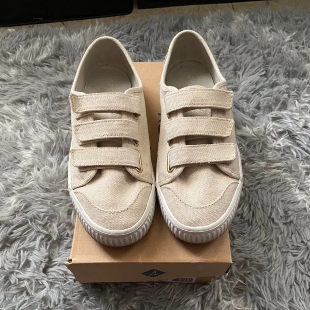 Women Sperry's Shoes